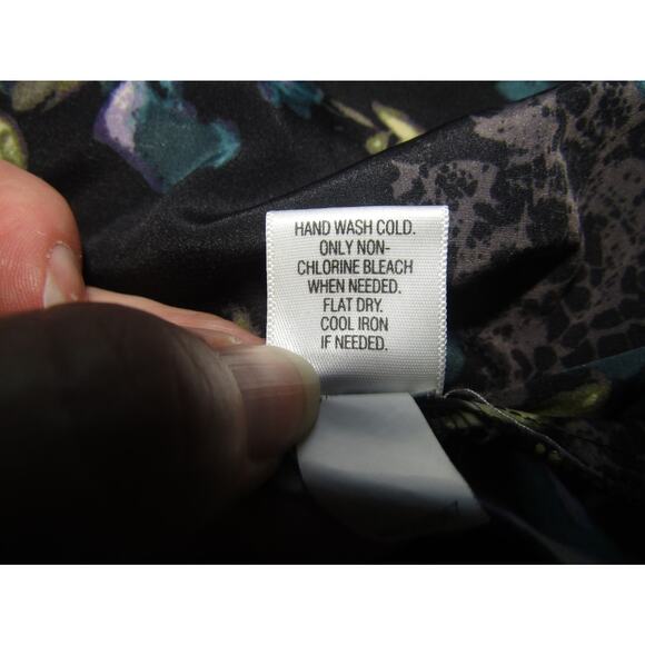 ELLE Women’s Large Blouse Lot 2 Lace Floral Tunic Tops Purple & Green Black Goth - Picture 9 of 10